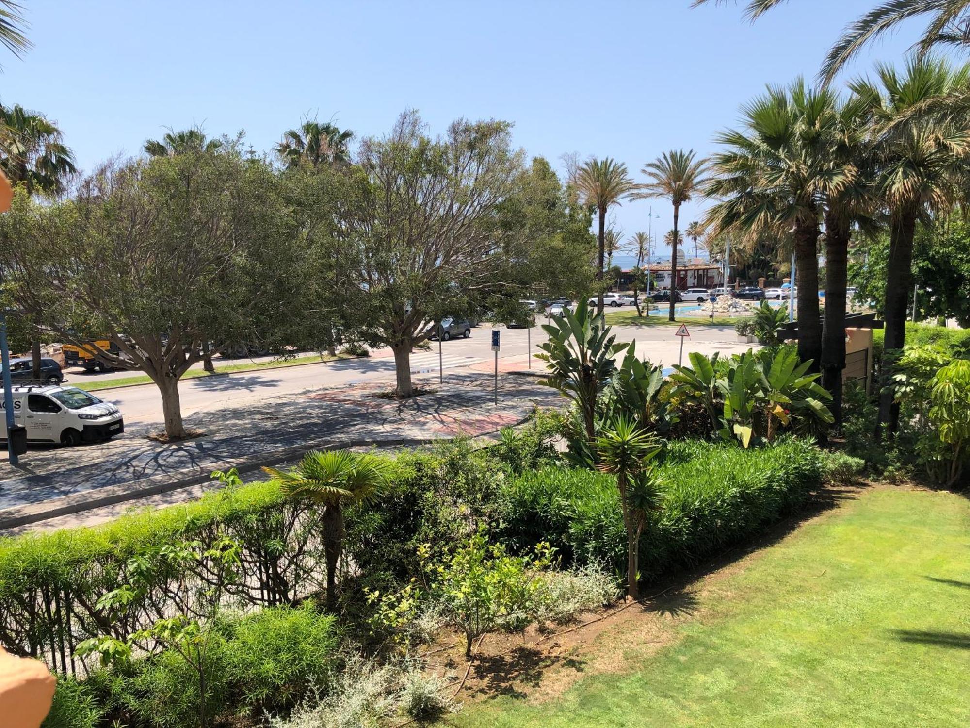 1138: Front Line 2 Bed At San Pedro * Marbella